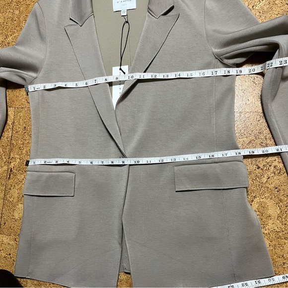 Maison d’ Amélie Paris Wm’s One Button Taupe Blazer NWT Sz M - Picture 11 of 16